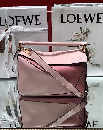 Loewe Medium Puzzle Bag Soft Grained Calfskin Blossom/Pink Size 29 x 18 x 12 cm