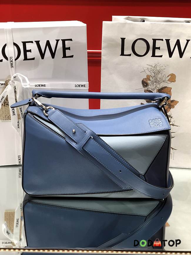 Loewe Medium Puzzle Bag Soft Grained Calfskin Blue/Baby Blue Size 29 cm - 1