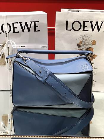 Loewe Medium Puzzle Bag Soft Grained Calfskin Blue/Baby Blue Size 29 cm