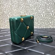 Valentino Roman Stud Nappa Leather Clutch Bag Green Size 20 x 5 x 14 cm - 3
