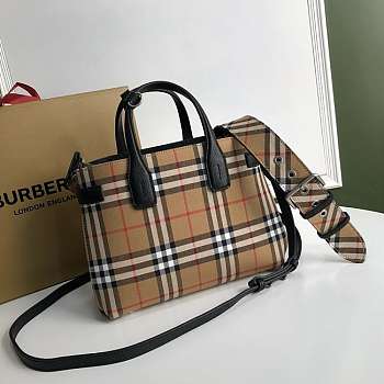 Burberry The Small Banner Vintage Check Black Size 25 x 12 x 19 cm