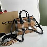 Burberry The Small Banner Vintage Check Black Size 25 x 12 x 19 cm - 2