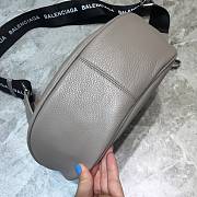 Balenciaga Everyday Strap Crossbody Bag Stone Gray Size 24 x 19 x 9 cm - 4
