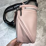 Balenciaga Everyday Strap Crossbody Bag Light Rose Size 24 x 19 x 9 cm - 2