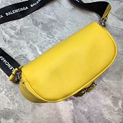 Balenciaga Everyday Strap Crossbody Bag Yellow Size 24 x 19 x 9 cm - 4