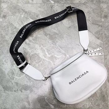 Balenciaga Everyday Strap Crossbody Bag White Size 24 x 19 x 9 cm