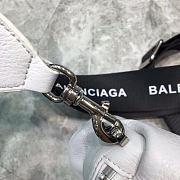 Balenciaga Everyday Strap Crossbody Bag White Size 24 x 19 x 9 cm - 6