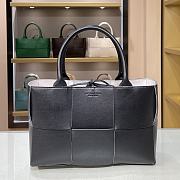 Bottega Veneta Arco Tote Black 652867 Size 36 x 24 x 12 cm - 1