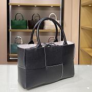 Bottega Veneta Arco Tote Black 652867 Size 36 x 24 x 12 cm - 6