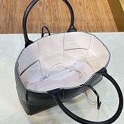 Bottega Veneta Arco Tote Black 652867 Size 36 x 24 x 12 cm - 4