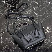 Bottega Veneta Small Arco Black Grain Leather 666873 Size 29 x 29 x 9 cm - 2