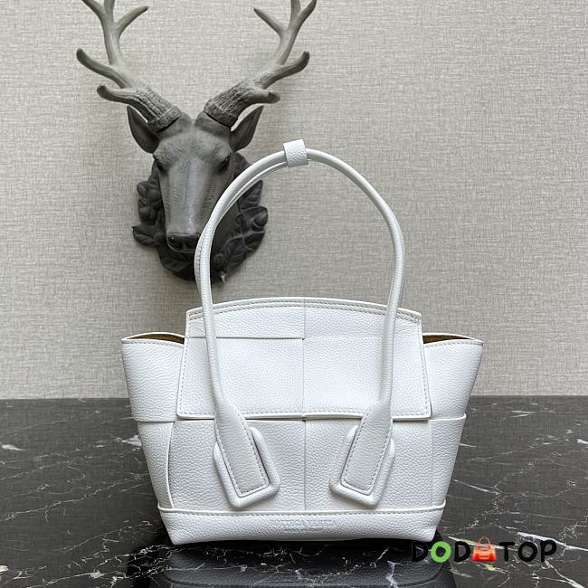 Bottega Veneta Small Arco White Grain Leather 666873 Size 29 x 29 x 9 cm - 1