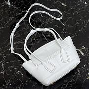 Bottega Veneta Small Arco White Grain Leather 666873 Size 29 x 29 x 9 cm - 4