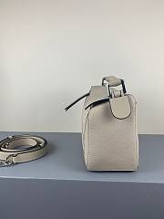 Loewe Medium Puzzle Bag Soft Grained Calfskin Cream Size 29 x 18 x 12 cm - 6