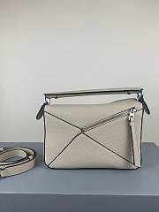 Loewe Medium Puzzle Bag Soft Grained Calfskin Cream Size 29 x 18 x 12 cm - 5