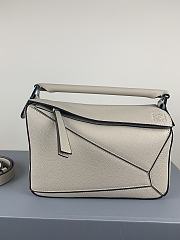 Loewe Medium Puzzle Bag Soft Grained Calfskin Cream Size 29 x 18 x 12 cm - 2