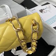 Chanel Flap Bag With Big Chain Leather Yellow Size 22 × 5 × 15.5 cm - 3