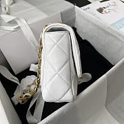 Chanel Flap Bag With Big Chain Leather White Size 22 × 5 × 15.5 cm - 2