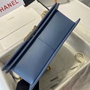 Chanel Boy Handbag Grain Calfskin Sky Blue A67086 Size 25 cm - 2