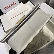 Chanel Boy Handbag Grain Calfskin White A67086 Size 25 cm - 3