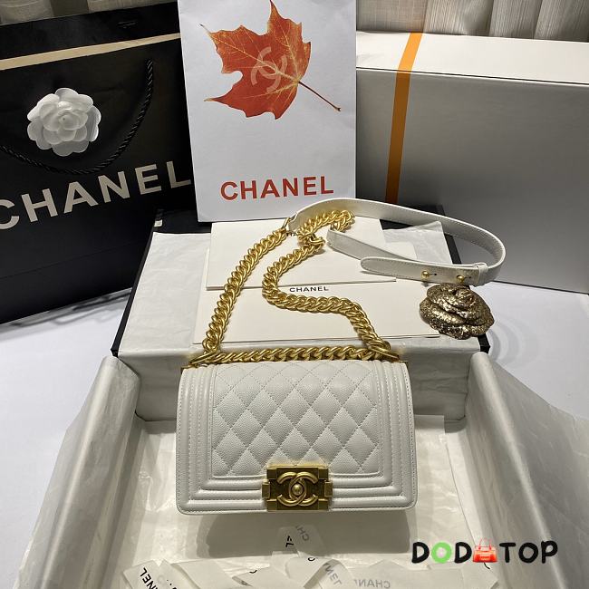 Chanel Boy Handbag Grain Calfskin White A67085 Size 20 cm - 1