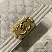 Chanel Boy Handbag Grain Calfskin White A67085 Size 20 cm - 2
