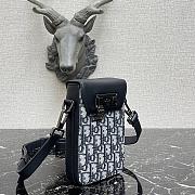 Dior Vertical Pouch Black Calfskin & Oblique Jacquard Size 11 x 19 x 3 cm - 4