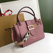 Burberry Medium Bucket Bag Dusty Pink Grain Leather Size 30 x 27.5 x 17.5 cm - 5