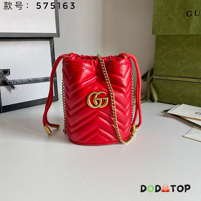 Gucci Leather GG Marmont Mini Bucket Bag Red 575163 size 19 x 17 cm - 1