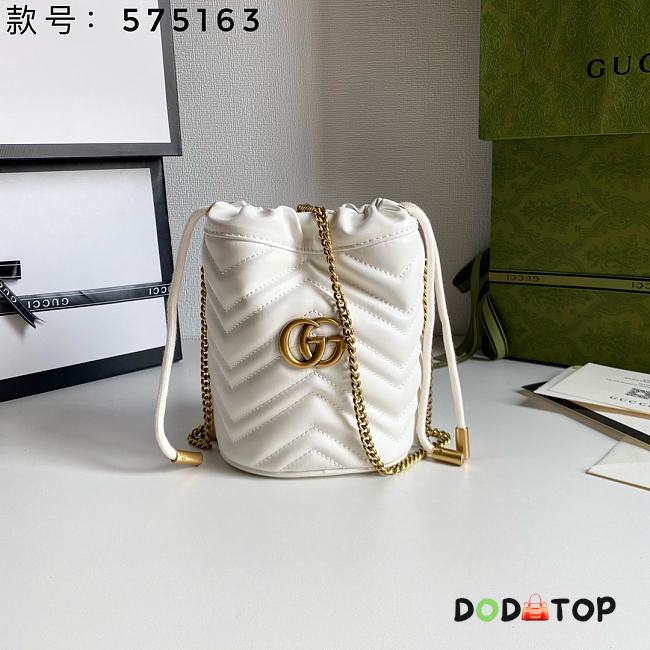 Gucci Leather GG Marmont Mini Bucket Bag White 575163 size 19 x 17 cm - 1