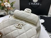Chanel Small Backpack in White Calfskin Size 18 × 18 × 12 cm - 2