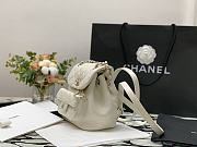 Chanel Small Backpack in White Calfskin Size 18 × 18 × 12 cm - 3