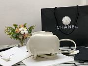 Chanel Small Backpack in White Calfskin Size 18 × 18 × 12 cm - 5