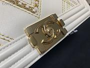 Chanel Boy Bag Lampskin White A67086 Size 25 cm - 4