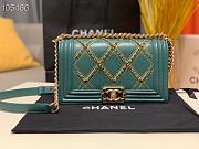 Chanel Boy Bag Lampskin Green A67086 Size 25 cm - 1