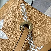 LV NÉONOÉ BB Monogram Yellow M46023 Size 20 x 20 x 13 cm - 4