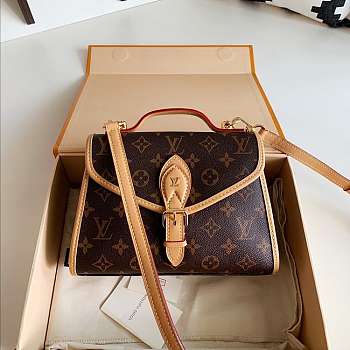 Louis Vuitton LV Ivy Bag Monogram Canvas M44919 Size 23.5 x 18 x 9 cm