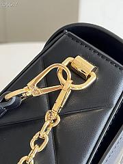 Louis Vuitton LV Medium Twist Handbag Black M50282 Size 23 x 17 x 9.5 cm - 4
