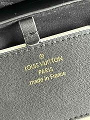 Louis Vuitton LV Medium Twist Handbag Black M50282 Size 23 x 17 x 9.5 cm - 6