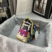 Chanel Flap Bag Size 15 x 24.5 x 5 cm - 6