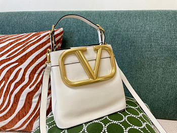 Valentino Calfskin Large LOGO Bucket Bag White 1122 Size 20x19x12 cm