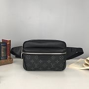Louis Vuitton LV Waist Bag Black M30245 Size 21 x 17 x 5 cm - 1