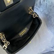 Chanel Flapbag Black Size 21 x 12 x 7.5 cm - 3