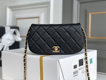 Chanel Chain Bag Black Size 19 x 4 x 10 cm