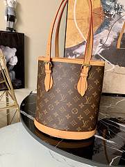 Louis Vuitton LV Bucket Pm Tote Bag M42238 Size 23 x 15 x 26cm - 2