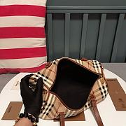 Dodo Burberry Handbag Classic Size 29 cm - 4