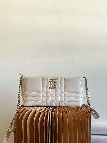 Burberry Chain Bag White Size 27.5 x 11 x 12 cm