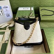Gucci Small GG Shoulder Bag White Size 25 x 21 x 9 cm - 4