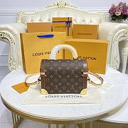 Louis Vuitton LV Box Handbag Size 28 cm - 2