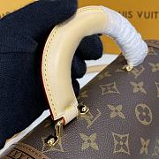 Louis Vuitton LV Box Handbag Size 28 cm - 5